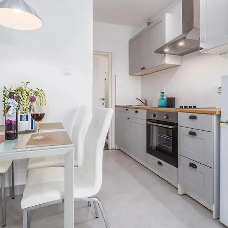 1 Bedroom Amazing In *
