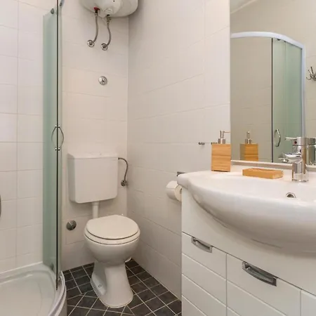 Apartment 1 Bedroom Amazing In Porec